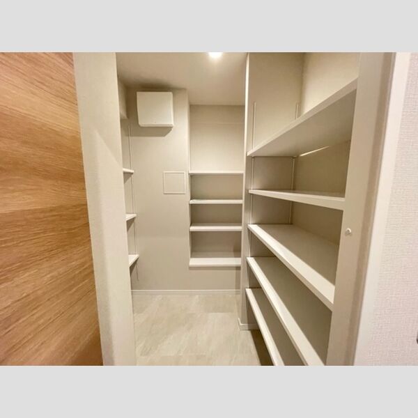 その他 (505　シューズクローク)