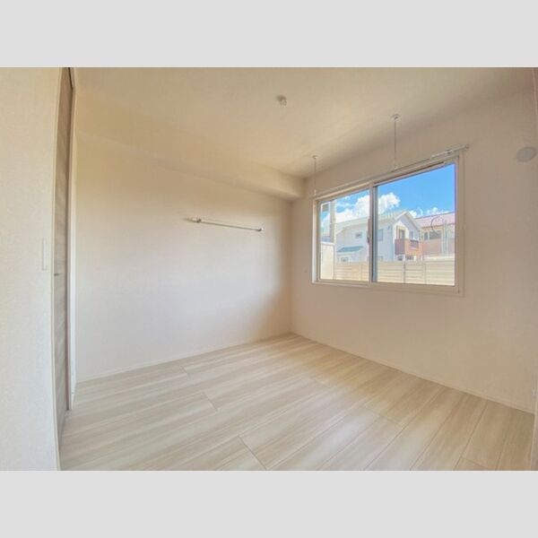 その他 (105 洋室)