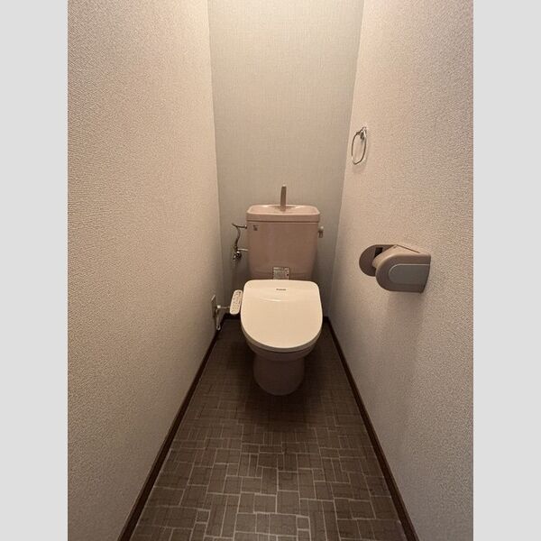 トイレ (トイレ)