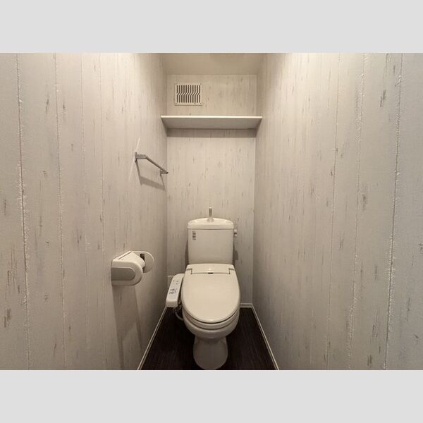トイレ (トイレ)