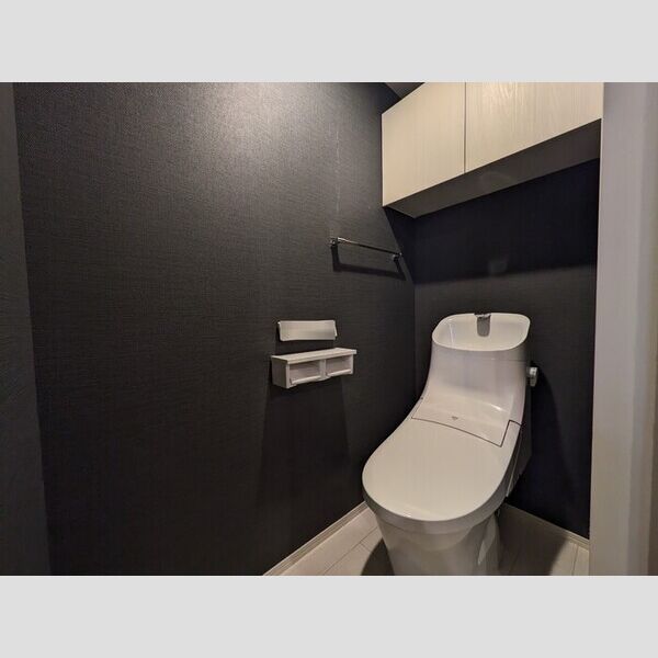 トイレ (トイレ)
