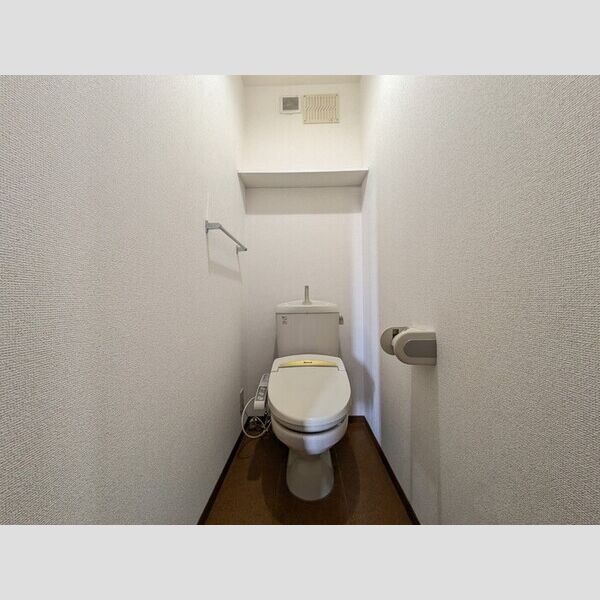 トイレ (トイレ)