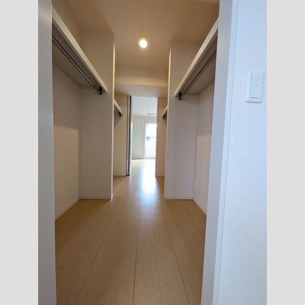 収納 (ウォークスルークローゼット)