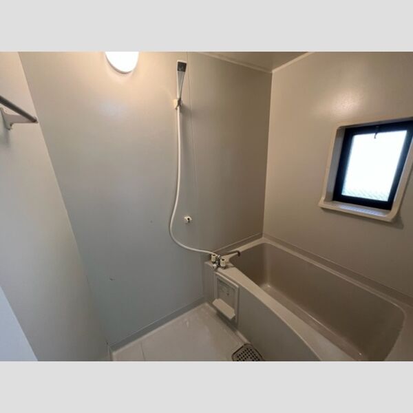 バス (B201　浴室)