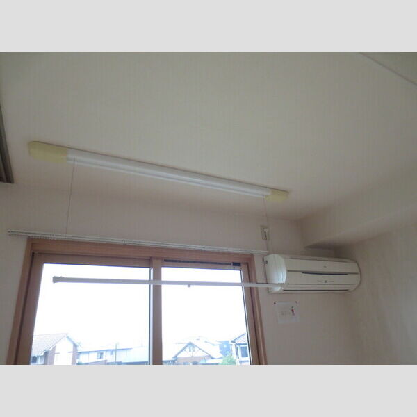 その他 (室内物干し、エアコン)