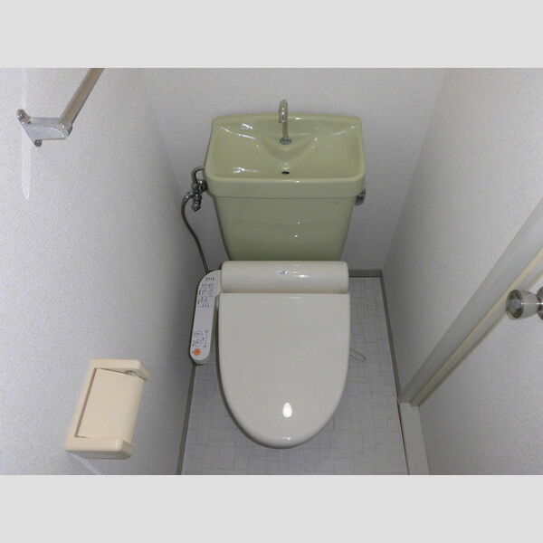 トイレ (C202　温水洗浄暖房便座)