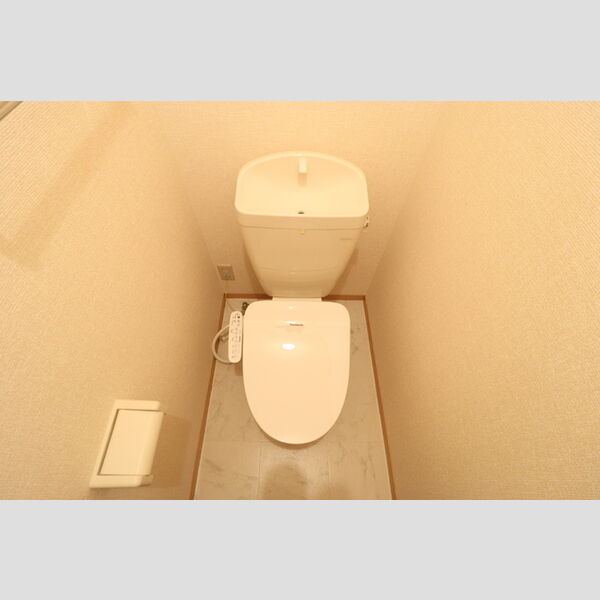 トイレ (トイレ)