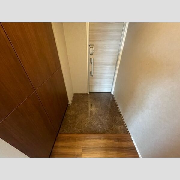 玄関 (A302　玄関)