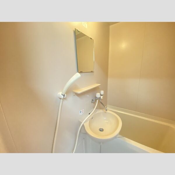 洗面所 (403　洗面所)