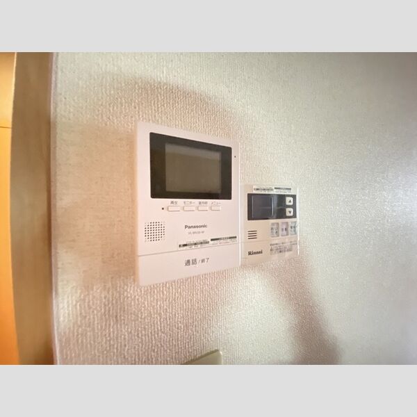 その他 (A103 モニタ付インターホン・追い焚き給湯)
