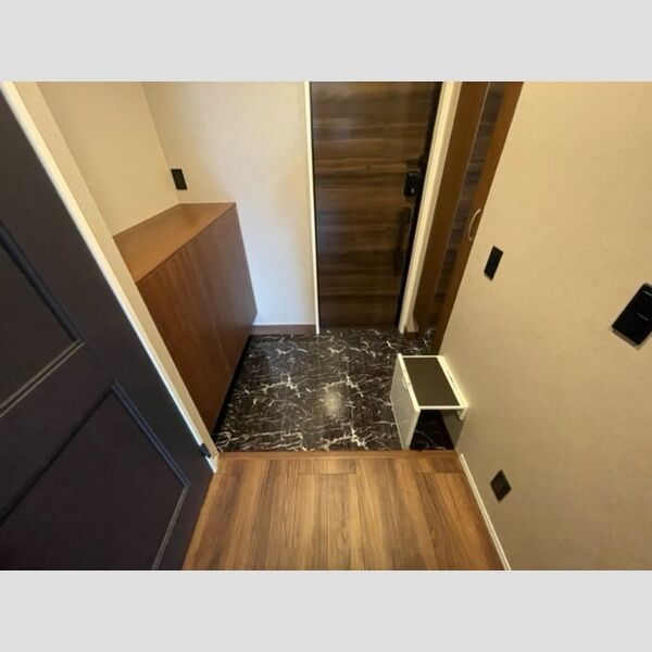 玄関 (106号　玄関)