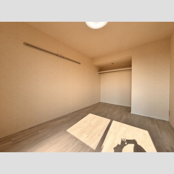 その他 (南側洋室)