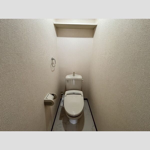 トイレ (B307　温水洗浄暖房便座)