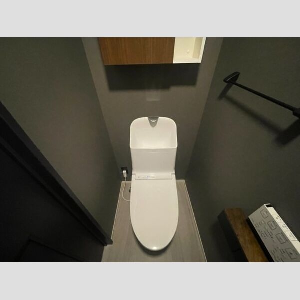 トイレ (103　温水洗浄暖房便座)