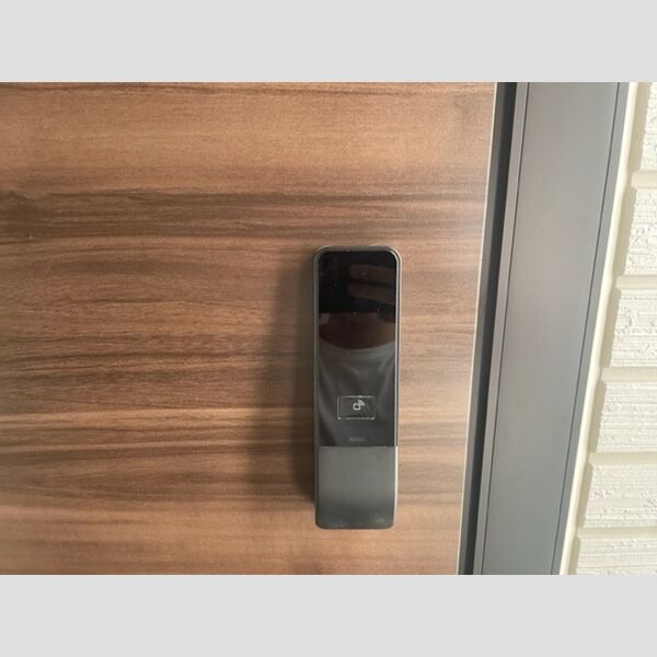 玄関 (206　カードキー)