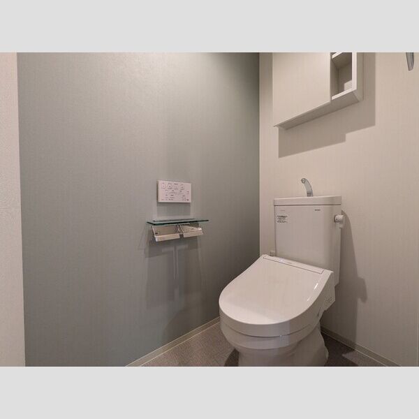 トイレ (トイレ)