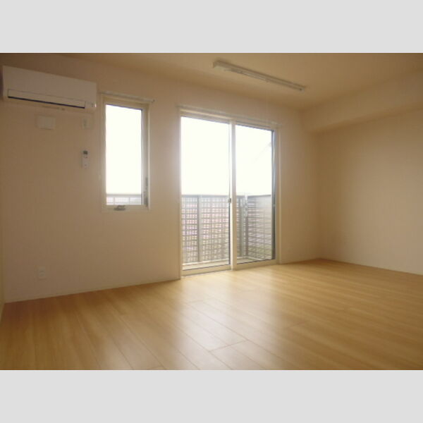 その他 (リビング(窓方向))