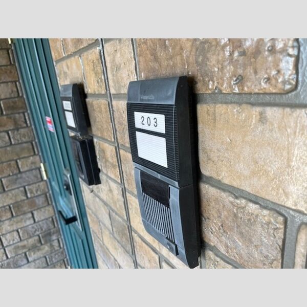 玄関 (モニタ付インターホン)