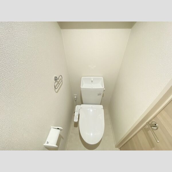 トイレ (温水洗浄暖房便座)