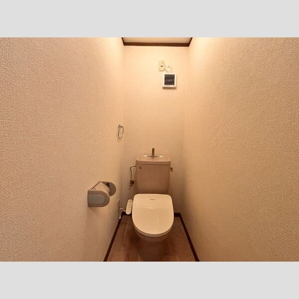 トイレ (温水洗浄暖房便座)