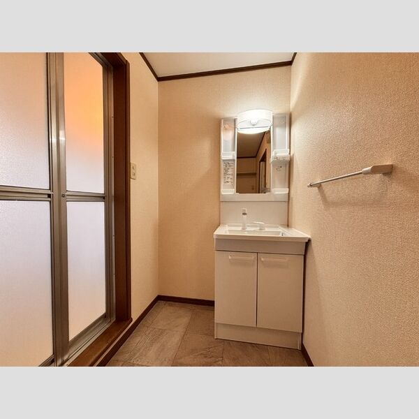 洗面所 (洗髪洗面化粧台)