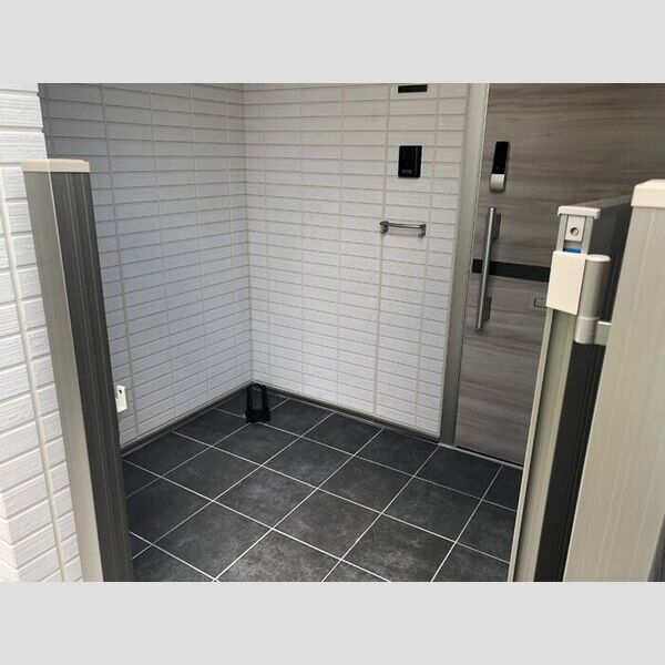 その他 (玄関前スペース)