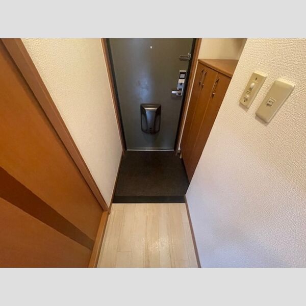 玄関 (A203 玄関)