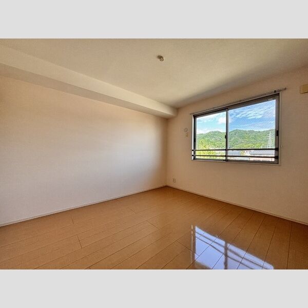 その他 (北側洋室)