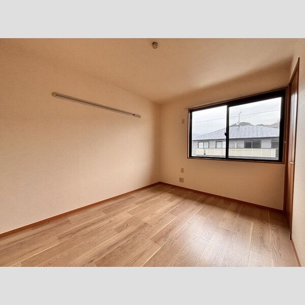 その他 (北側洋室)