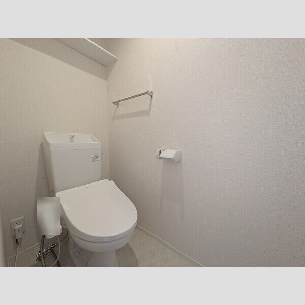 トイレ (トイレ)