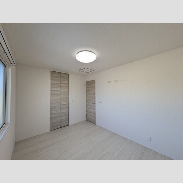 その他 (北側洋室)