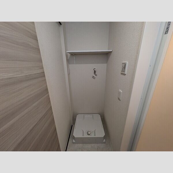 洗面所 (洗濯機置き場)