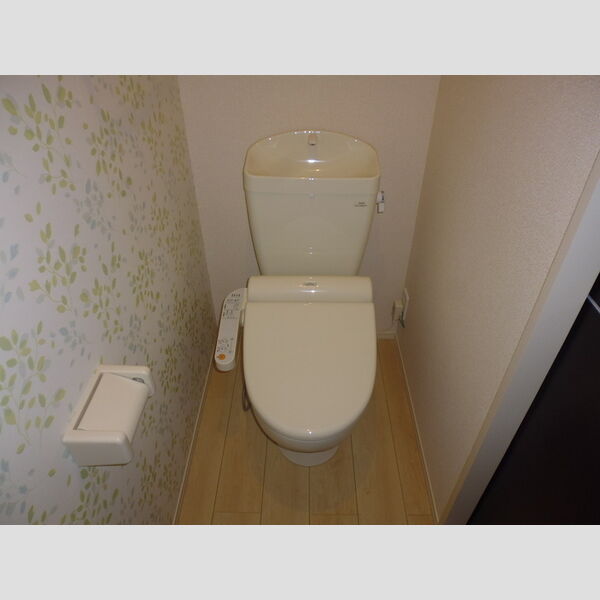 トイレ (トイレ)