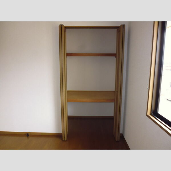 収納 (北側洋室収納)