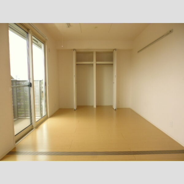 その他 (C206 南側洋室)