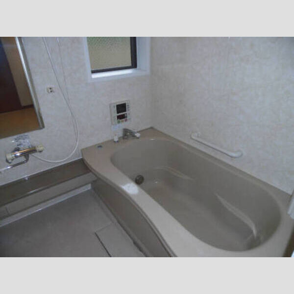 バス (A棟102 バス)