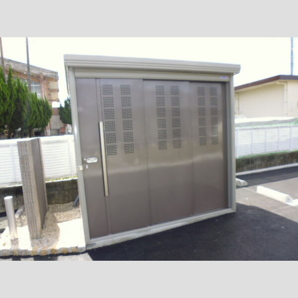 その他 (ゴミ庫)