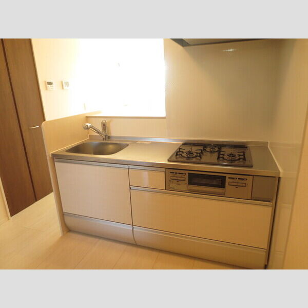 キッチン (3口のシステムキッチン)