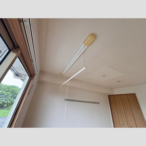 その他設備 (室内物干し)