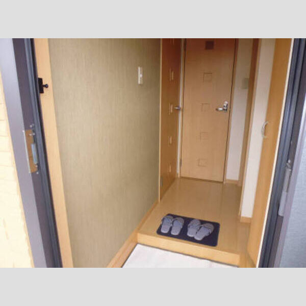 玄関 (102 玄関)