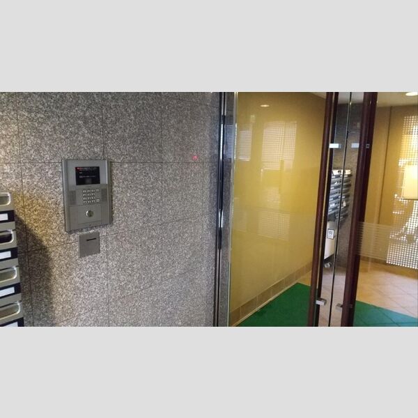 エントランス (エントランス)