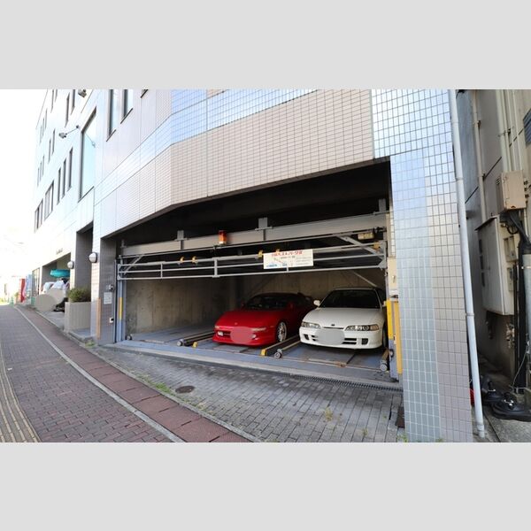 駐車場 (リバーサイド西山 駐車場)