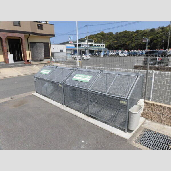 現地周辺 (ゴミステーション)