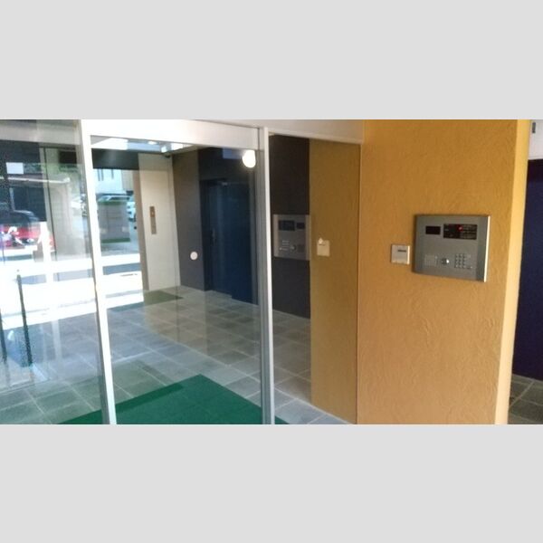 エントランス (オートロック)