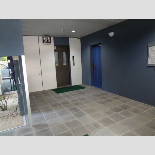 エントランス (エントランス)