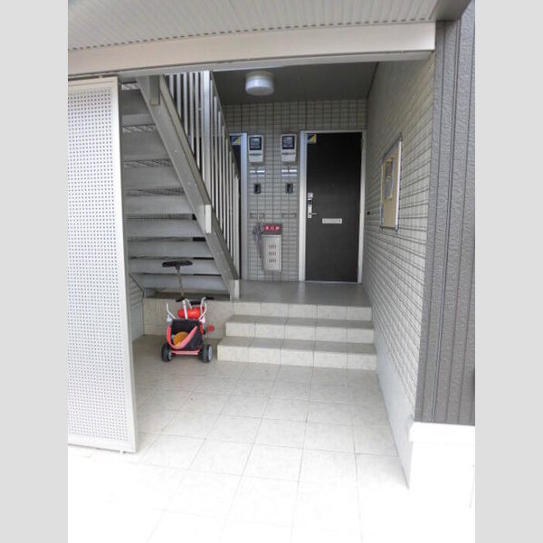 エントランス (共用入口)