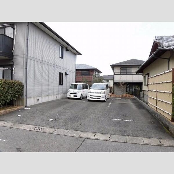 駐車場 (駐車場)