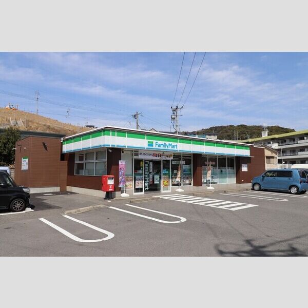 現地周辺 (ファミリーマート長与道の尾店251m)