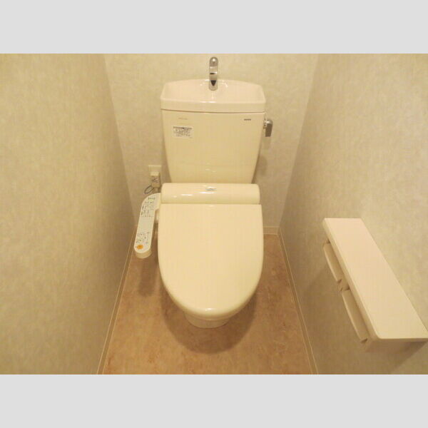 トイレ (401　温水洗浄暖房便座)