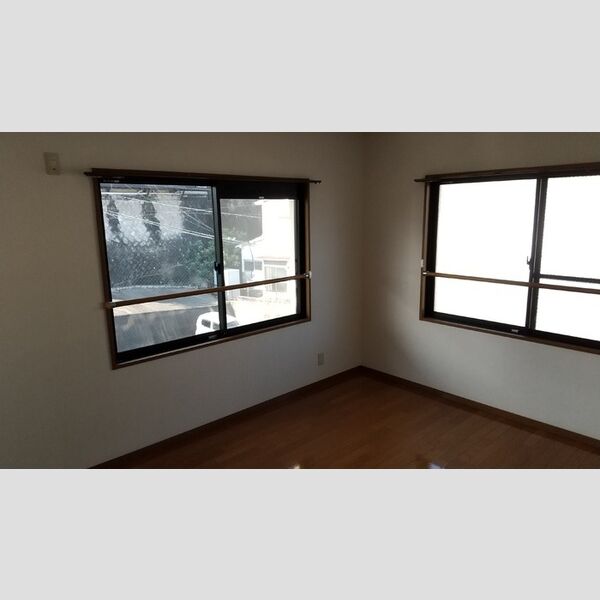 その他 (北側洋室)